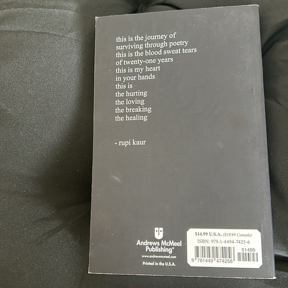 Rupi Kaur | The sun and her flowers | Milk and honey | set of 2 | Books - Picture 9 of 16